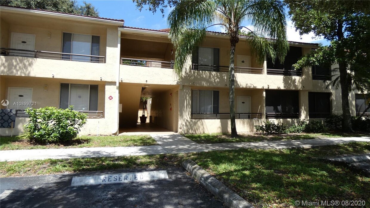 Foto principal - 841 Lyons Rd