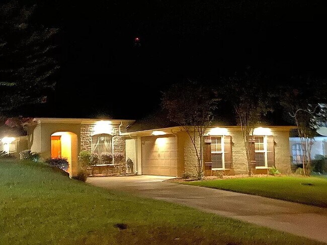 Building Photo - 110 Olde Trace Dr