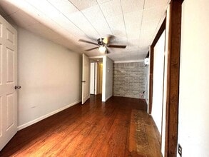 Building Photo - 406 Bowie St