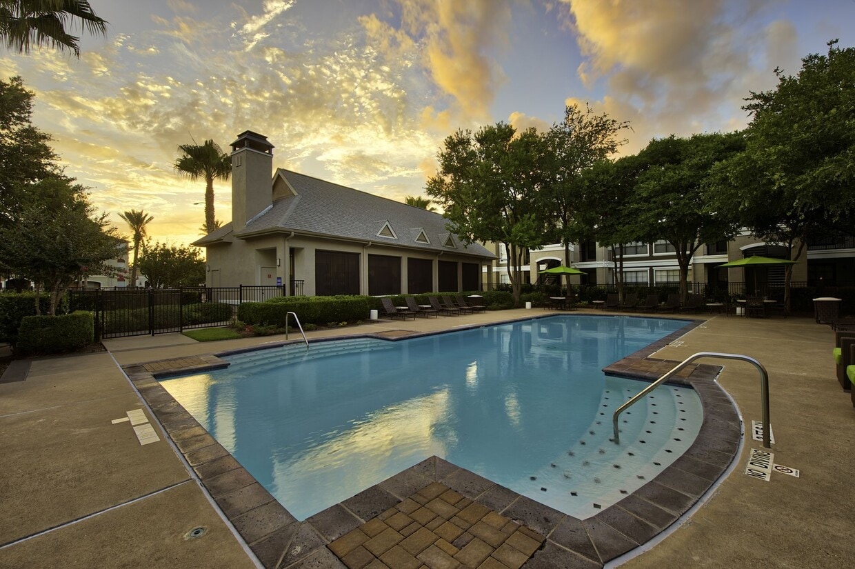 Westmount at Eldridge Apartments 2255 Eldridge Pky Houston, TX