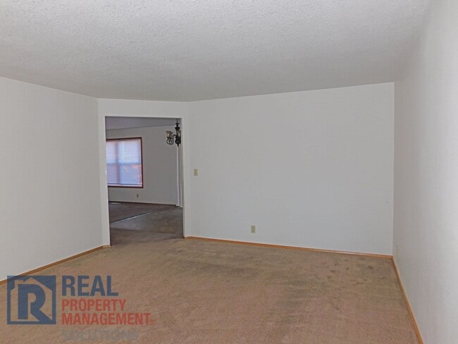 Building Photo - 20733 SW Celebrity Ln