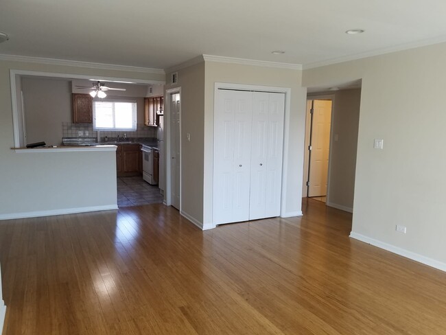 Building Photo - 9480 Bay Colony Dr