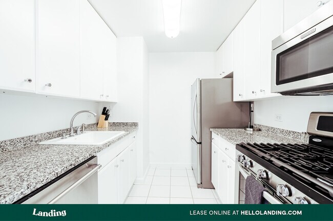 Foto del edificio - 4949 S Landing Dr