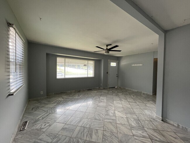Foto del edificio - 3618 S 120th St