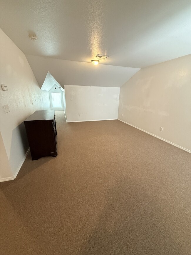 Building Photo - 114 Rental St
