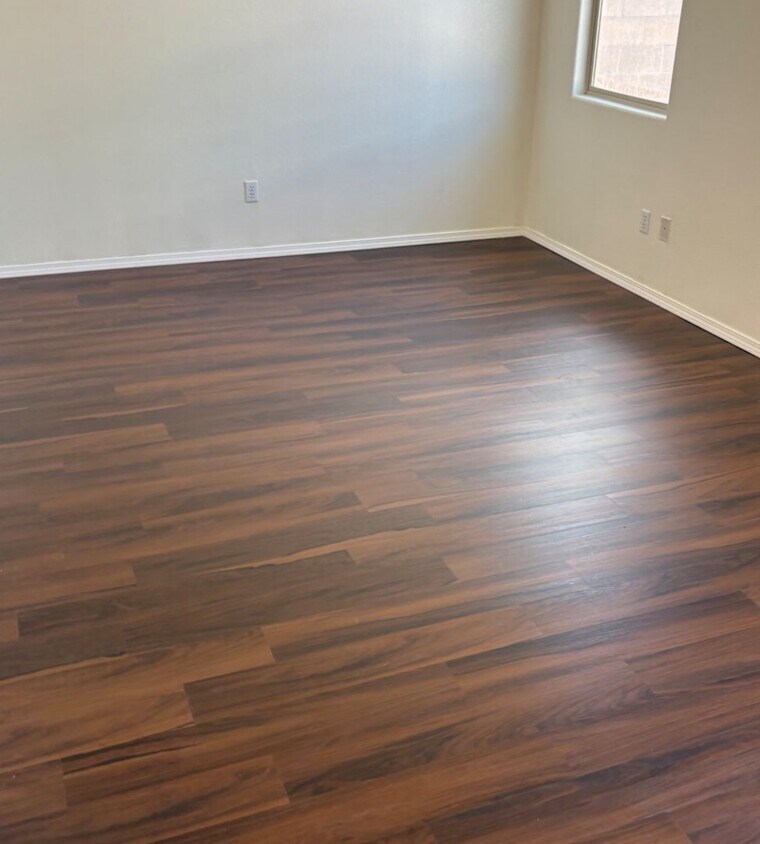 Foto del edificio - Beautiful floors