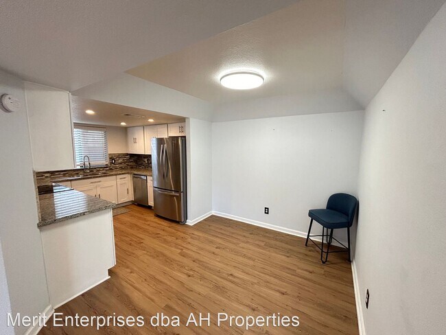 Foto del edificio - 2 br, 1 bath House - 818 S WESTWOOD  APT 112