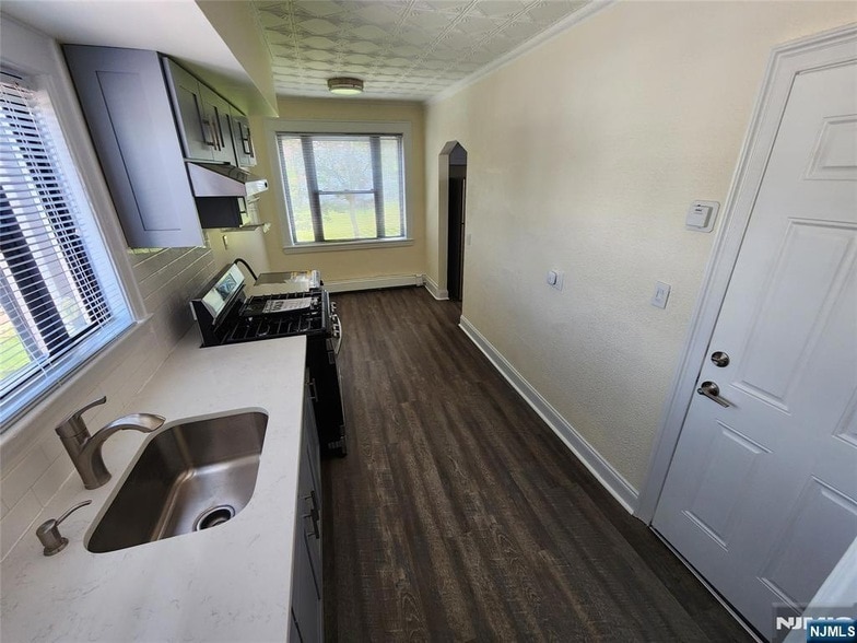 Photo - 432 Broad Avenue Unit