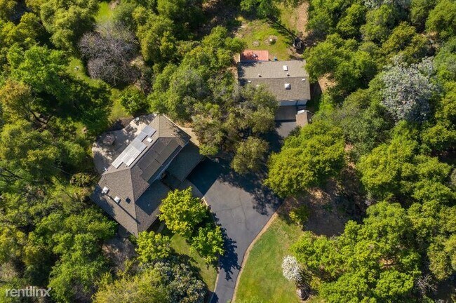 Building Photo - 5 br, 3.5 bath House - 9575 Horseshoe Bar Rd