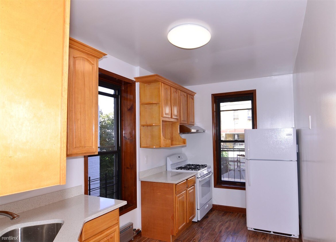 Building Photo - 571 58th St