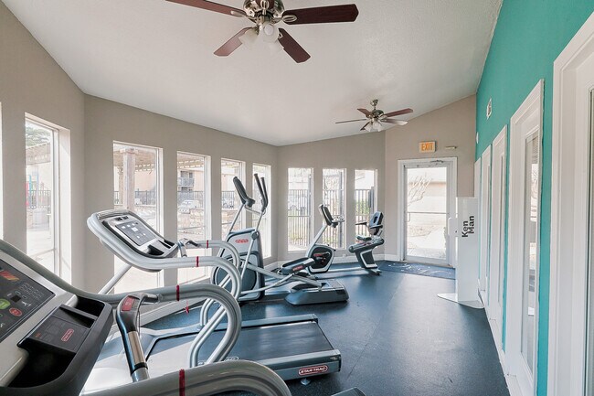 Foto del edificio - Kendall Manor Apartments