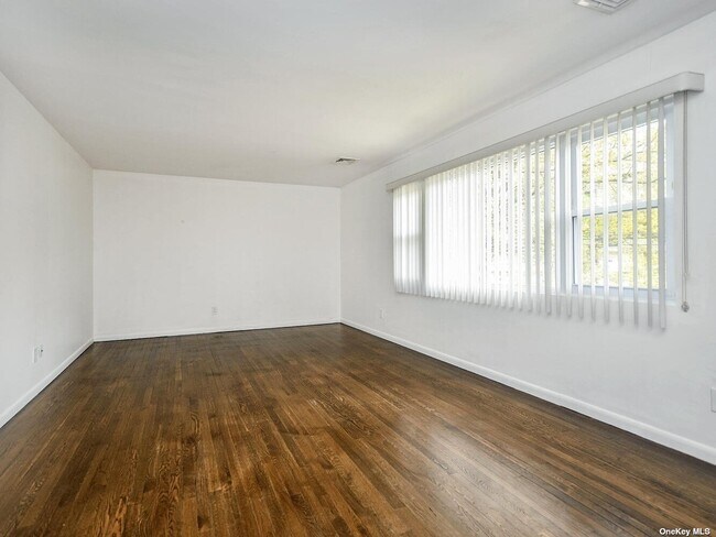 Foto del edificio - 85 Edgewood Rd