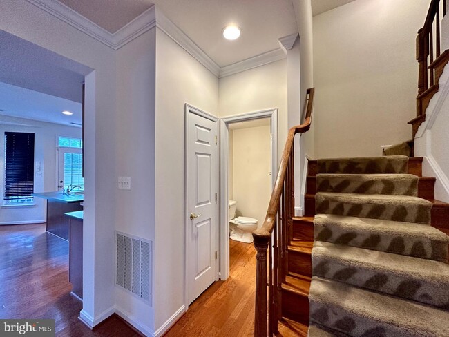 Building Photo - 42467 Regal Wood Dr