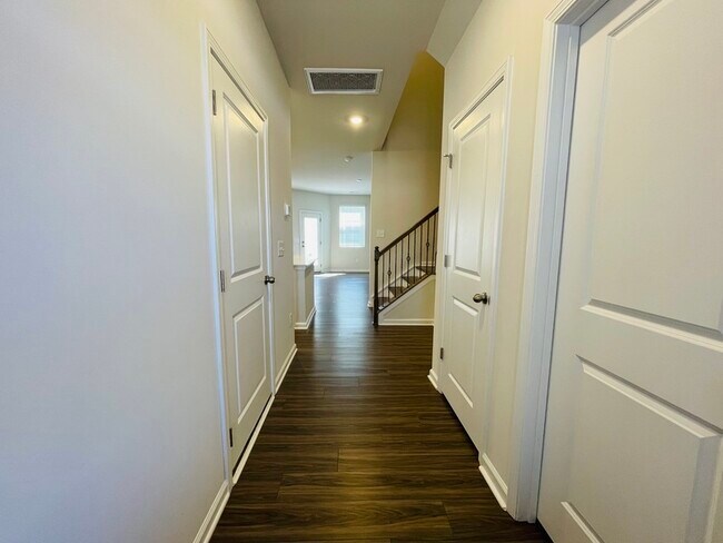 Building Photo - 14115 Castle Nook
