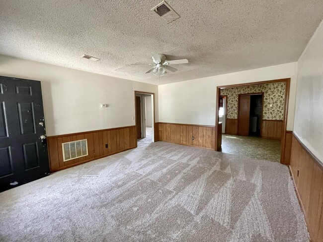 Building Photo - 3908 Persimmon St