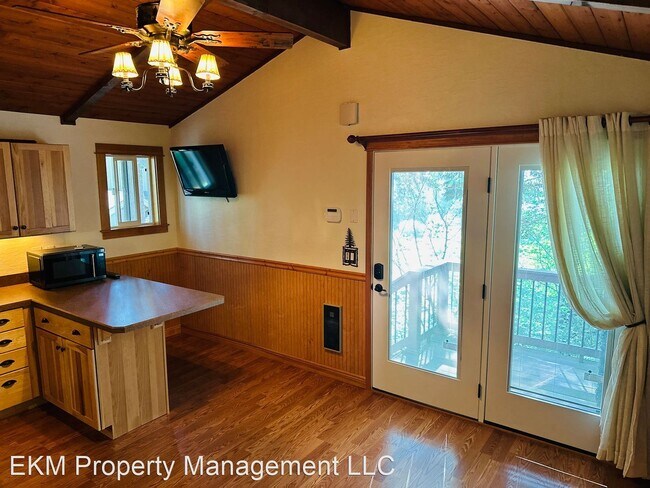 Foto del edificio - 1 br, 1 bath House - 5606 NE 280th Avenue