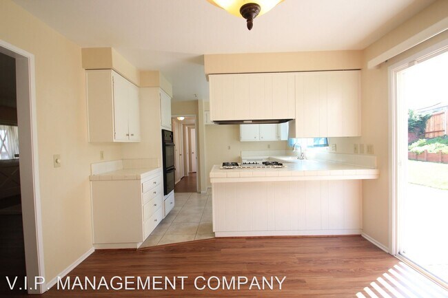 Building Photo - 3 br, 2.5 bath House - 161  S San Mateo