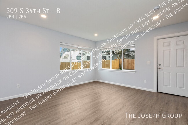 Building Photo - 309 S 34th St