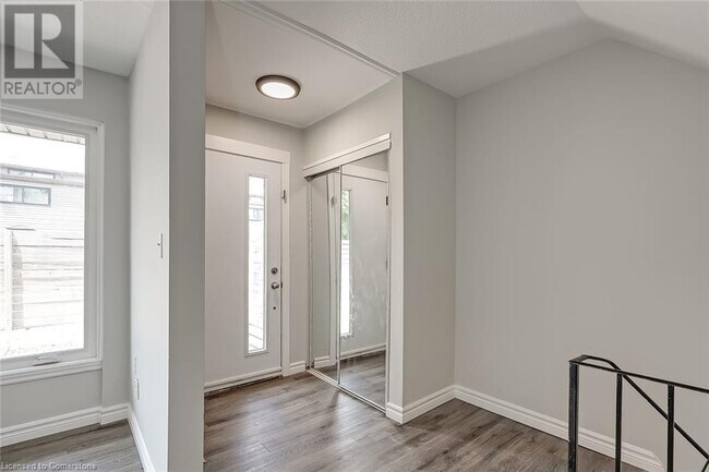 Building Photo - 260 Montmorency Dr