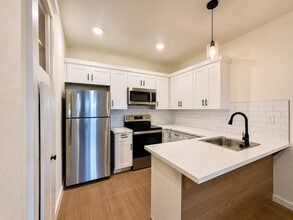 Building Photo - 4107 Lark Ln