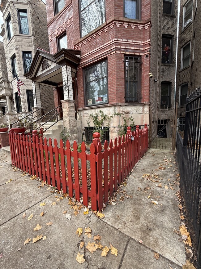 Foto del edificio - 3318 W Pierce Ave