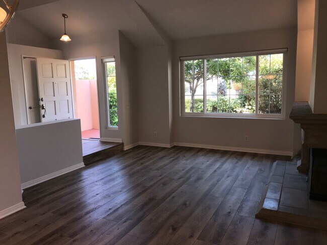 living room - 322 La Salle Rd
