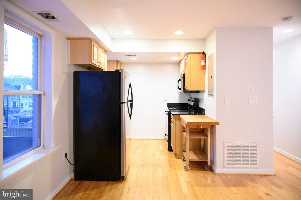 Primary Photo - 608 Jefferson St NW