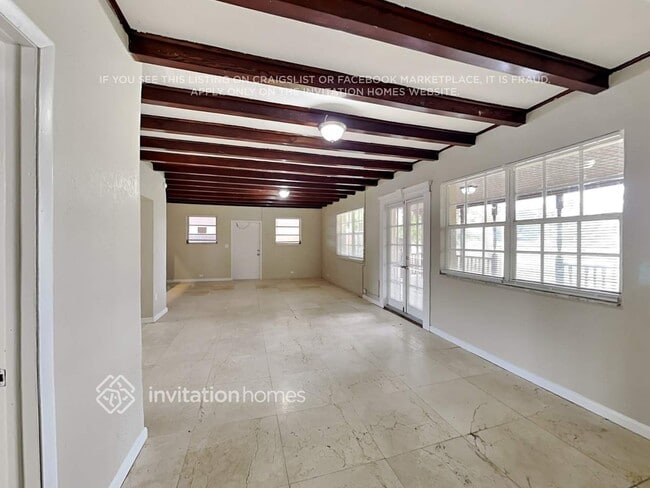 Foto del edificio - 1261 NW 202nd St
