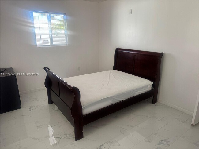 Foto del edificio - 1261 NE 209th Terrace