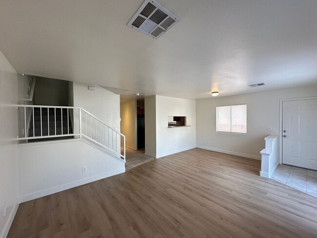 Building Photo - Spring Valley Ranch