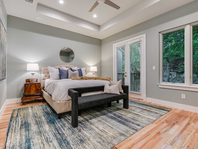 Building Photo - 1529 Barton Springs Rd