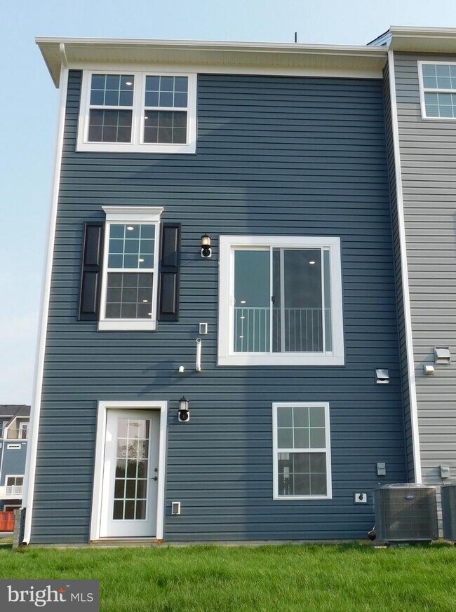 Building Photo - 7800 Barrensdale Rd