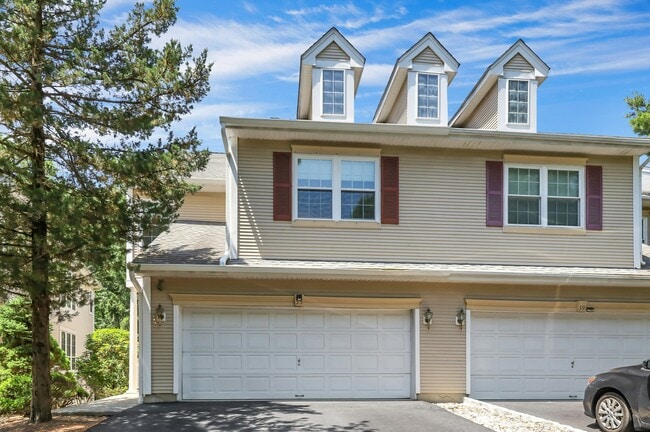 Photo - 35 Harrier Ct Townhome