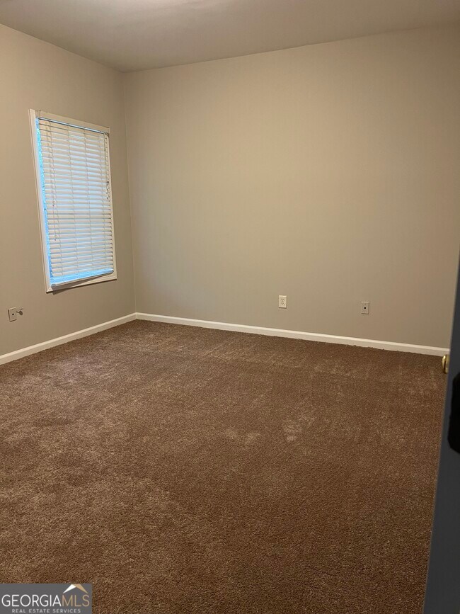 Building Photo - 3600 Utoy Dr SW