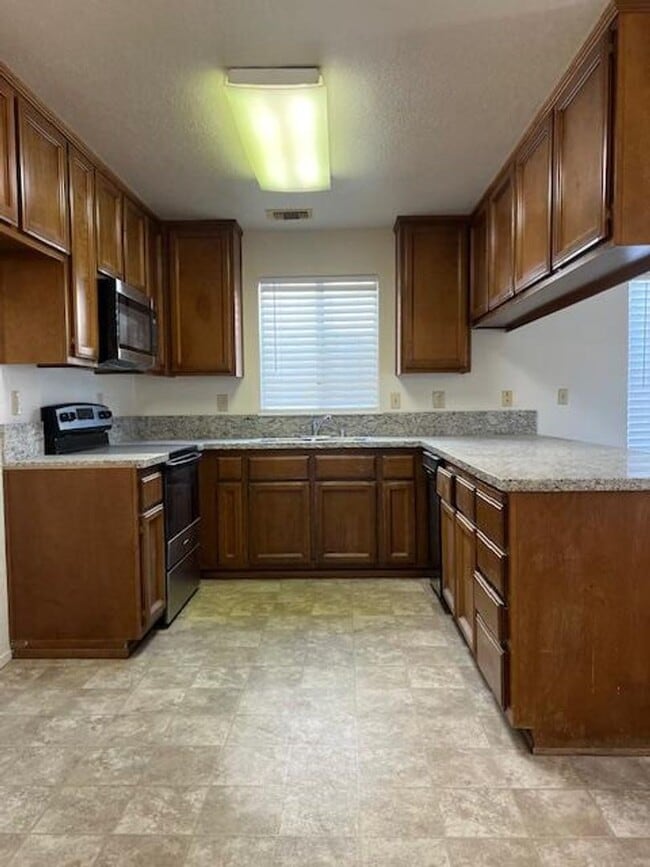 Building Photo - BEAUTIFULLY REMODELED 3 BED HOME IN ANTELOPE!