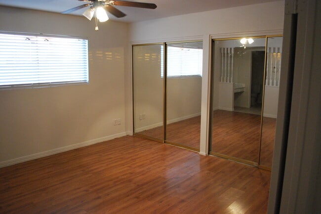 Foto del edificio - 2057 W Village Dr