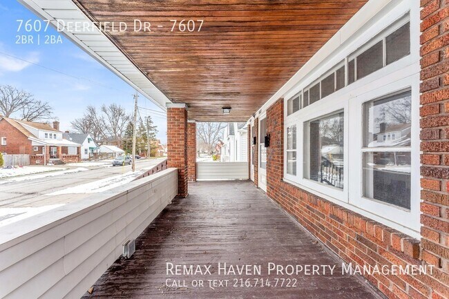 Foto del edificio - 7607 Deerfield Dr DN Unit, Parma - Spaciou...