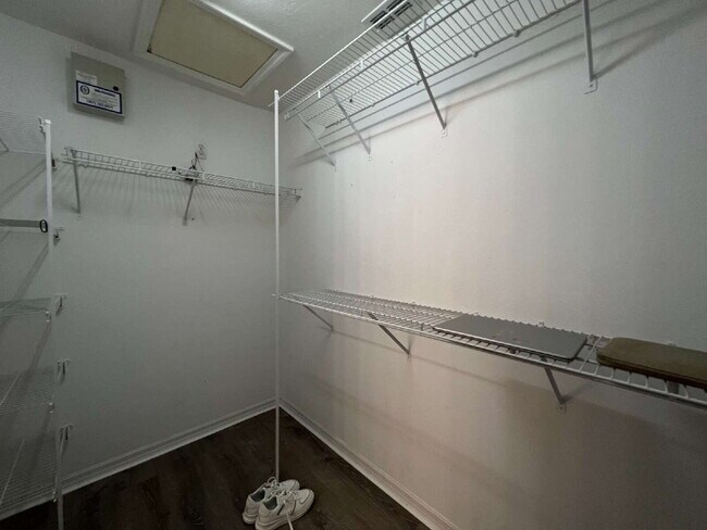 Foto del edificio - Charming 3-Bed, 2-Bath Home in Kissimmee –...