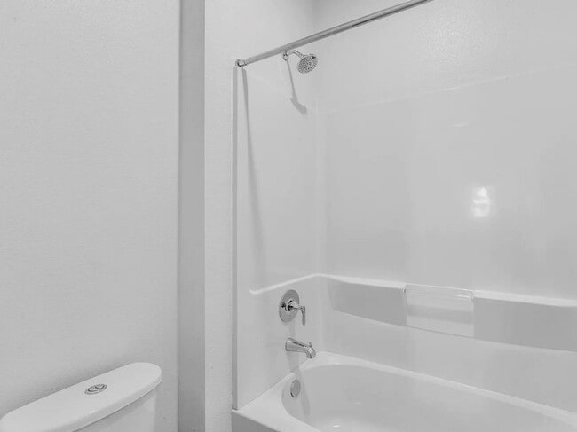 Building Photo - 305 Cinema St