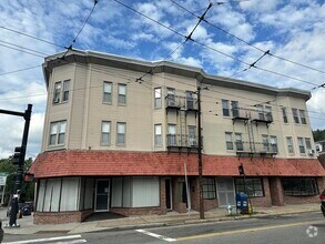 Building Photo - 195 Concord Ave