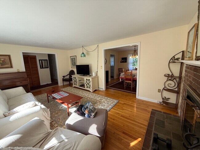 Foto del edificio - 475 Saw Mill Rd