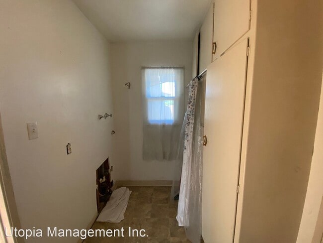 Building Photo - 3 br, 2 bath House - 38905 2nd St. East