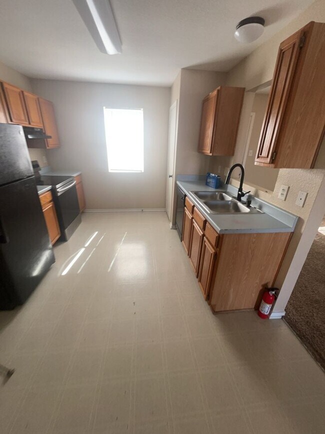 Building Photo - AVAILABLE NOW; APPLY AT OUR WEBSITE TODAY!