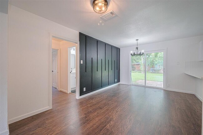 Foto del edificio - 2112 Walnut Ln