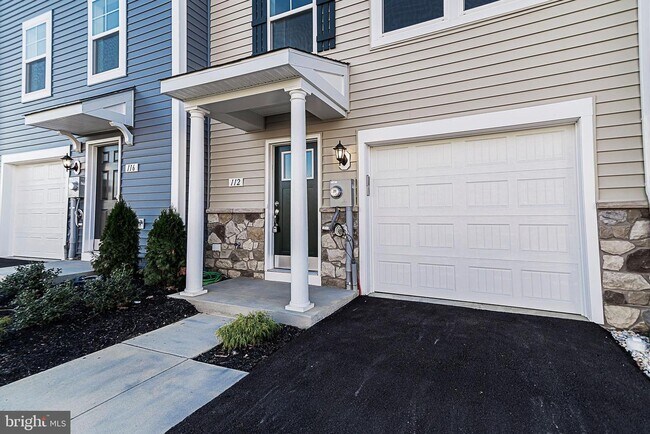 Foto del edificio - 112 Cecily Way