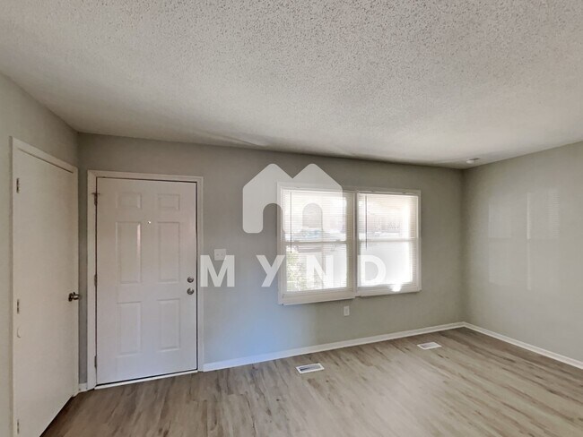 Building Photo - 1501 Whisnant St