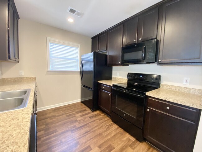 Building Photo - Charming Home for Rent in Southern Oaks!