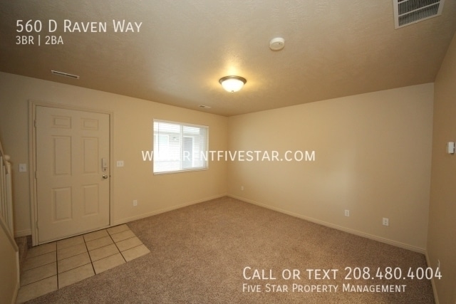 Building Photo - 560 Raven Way
