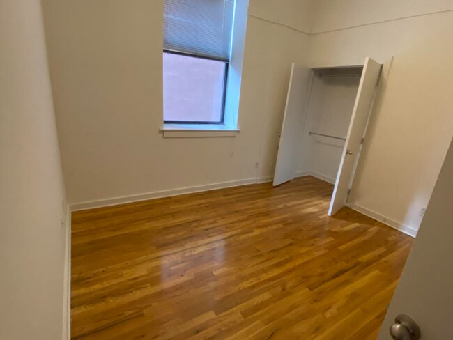 Foto del edificio - 1015 Clinton St