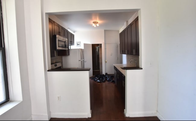 Building Photo - 89 E 116th St